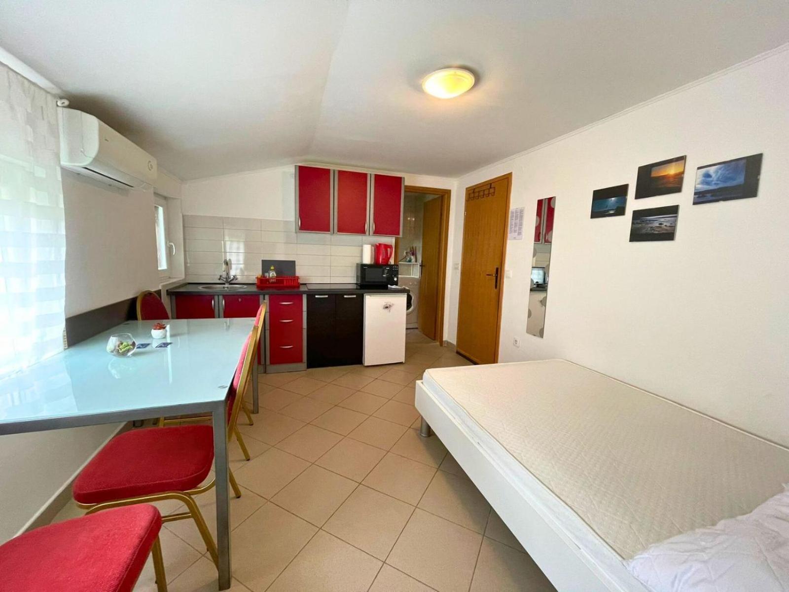 Apartmani Tominac ซริกเวนิซา ภายนอก รูปภาพ